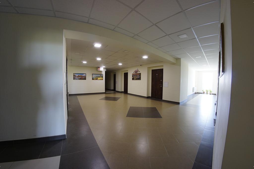 חארקיב 54A Tselinogradskaia Str At Alekseevka Underground מראה חיצוני תמונה