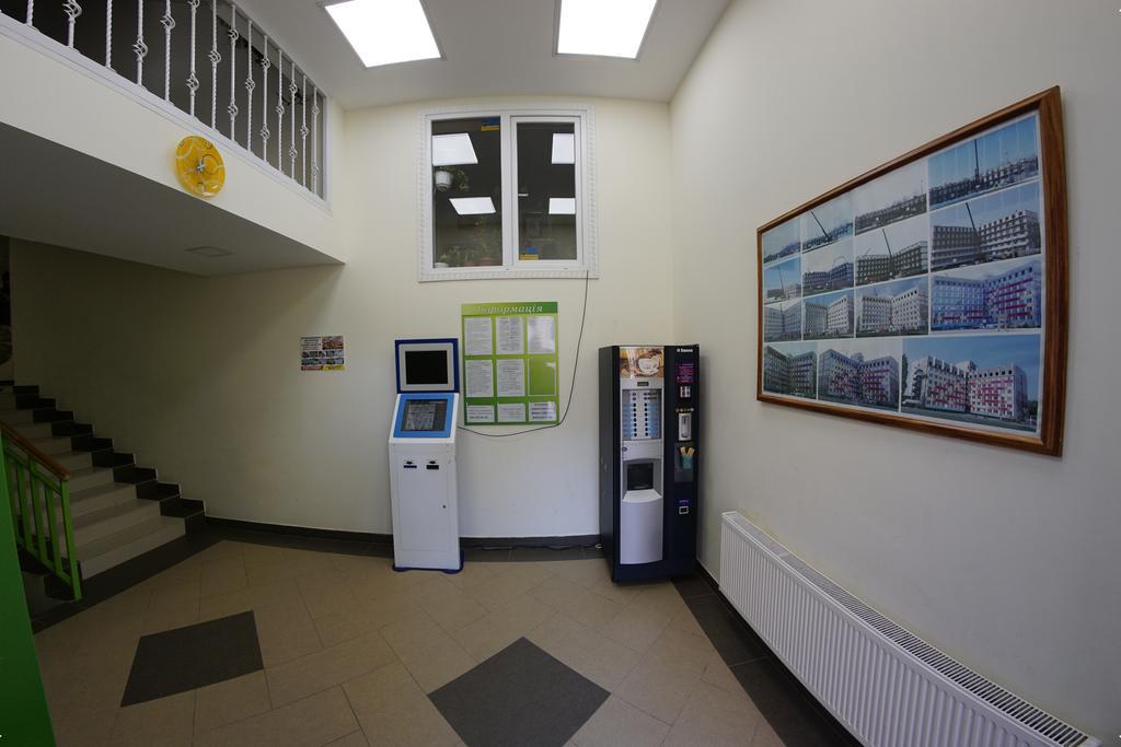 חארקיב 54A Tselinogradskaia Str At Alekseevka Underground מראה חיצוני תמונה